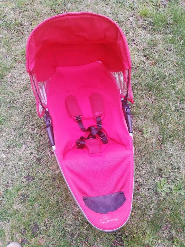 Quinny Zapp Xtra rot Adapter Babyschale Sonnenschirm Buggy in Dresden