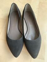 Tamaris Damenschuhe Leder Ballerinas Loafer Gr. 38 schwarz -neu- Bayern - Feldkirchen-Westerham Vorschau
