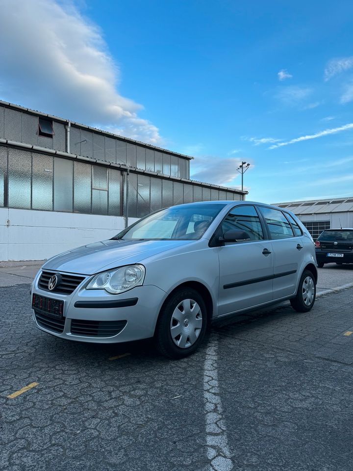 VW Volkswagen Polo 1.2 / TÜV NEU / PDC / Klimaanlage in Groß-Gerau