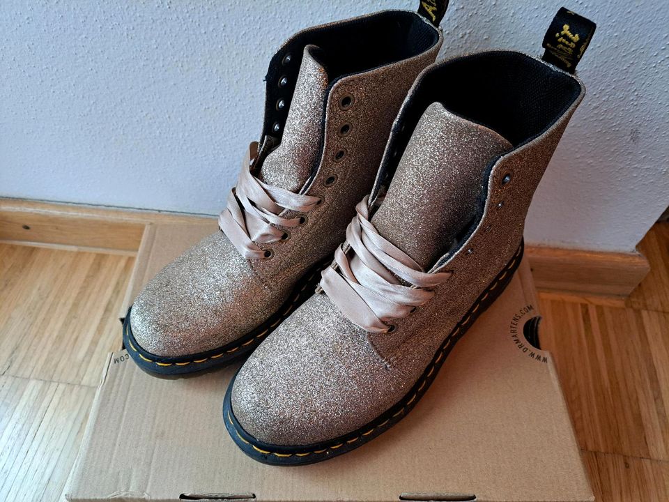 Dr Martens Gold Glitzer in Mittenwald