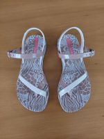 Ipanema Sandalen Zehentrenner Mädchen Gr  28 eher 29 Sachsen - Mülsen Vorschau