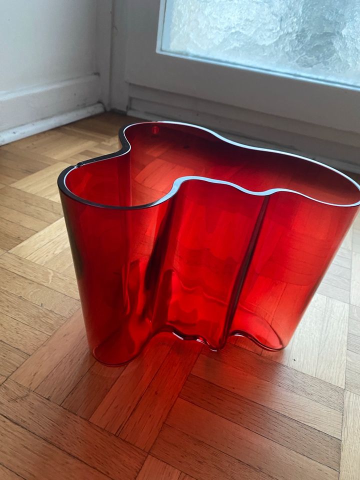 iittala Vase ALVAR AALTO Glas rot 16 cm Design Klassiker in Hannover