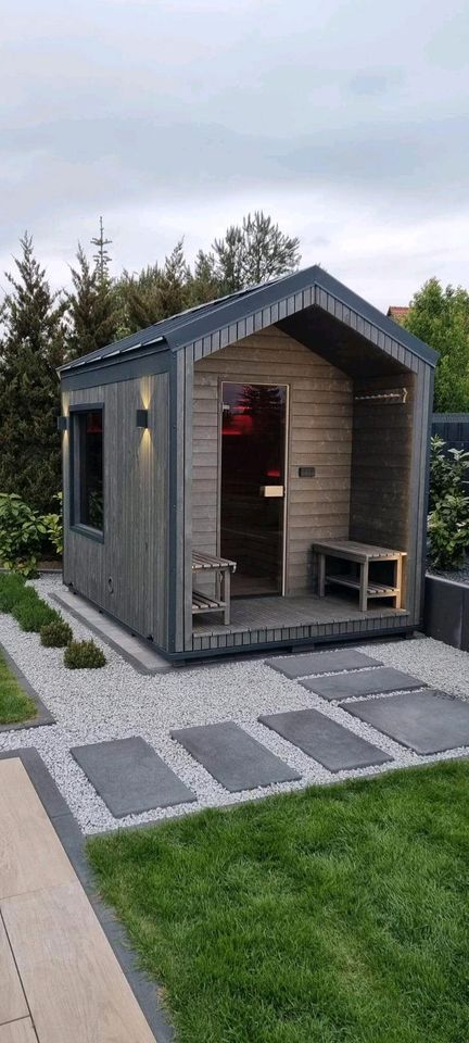 Gartensauna mit Elektroofen Außensauna mit Vorraum in Hamburg