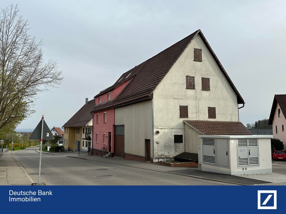 Viel Platz für Hund & Katz ....für die Großfamilie sowieso. Komplett renoviertes Haus, super Zustand in Jettingen