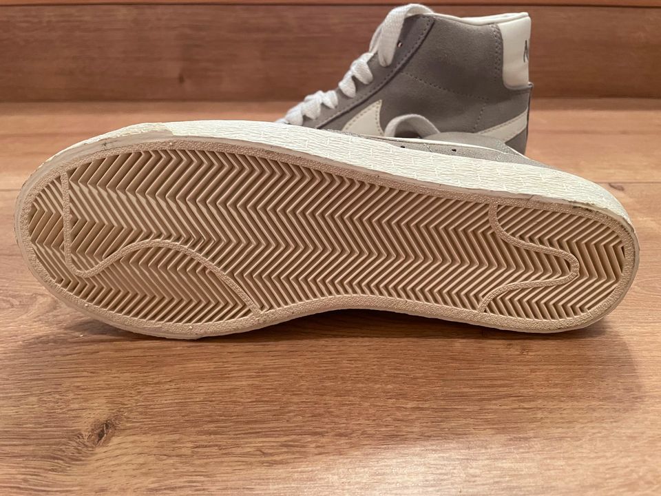 NIKE Blazer Mid Premium Suede grau Sneaker - Gr. 37,5 NEU in Sinsheim