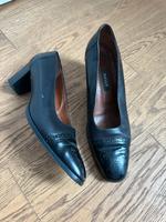 Hochwertige schwarze Bally Designer-Pumps Echt-Leder Gr. 41 München - Bogenhausen Vorschau