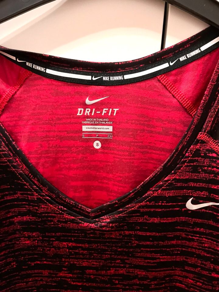 Nike Dry Fit Laufshirt Größe 36 in Frankfurt am Main