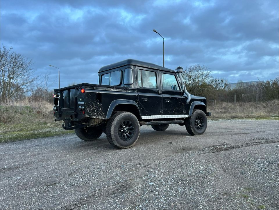 Land Rover Defender TD4 110 CC in Neubrandenburg