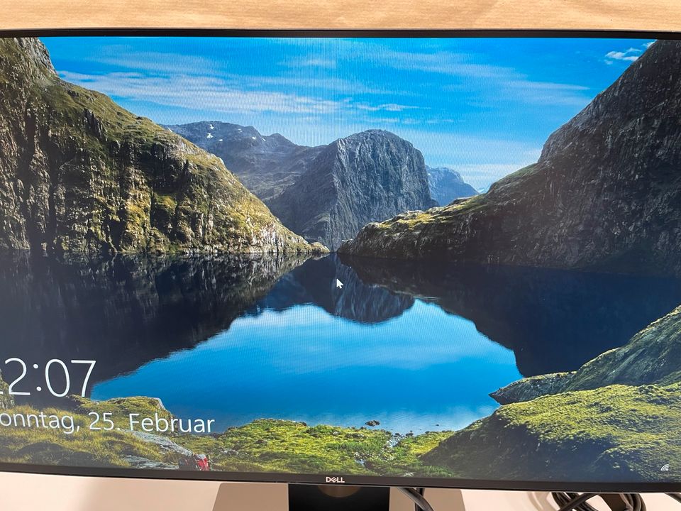 Dell P2417h 24 Zoll 1920x1080 LED Schwarz Top! in Mainz