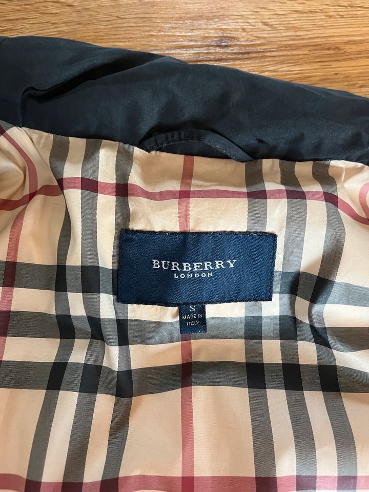 Burberry Jacke Damen in Ravensburg