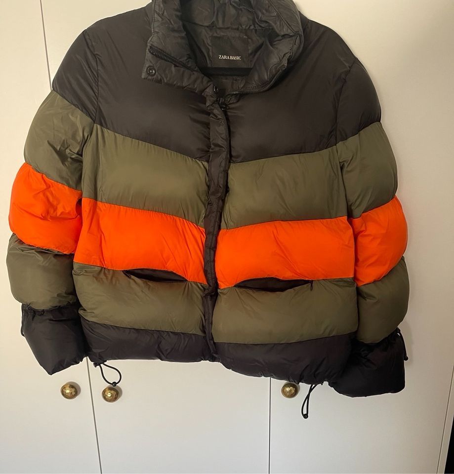 Zara Winterjacke in S in Solingen