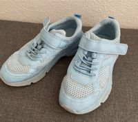 Sneaker Turnschuhe hellblau babyblau 30 31 jungen Bayern - Kempten Vorschau