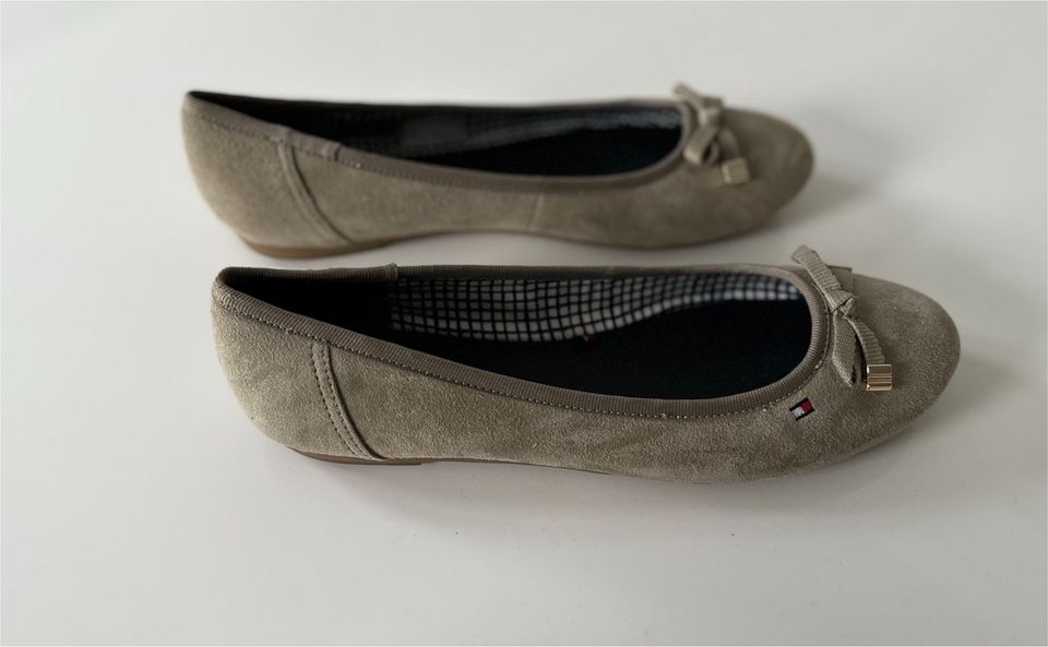 Tommy Hilfiger Ballerinas (41) - neuwertig in Bremen