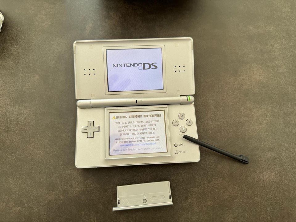 Nintendo Ds Lite Grau in Bietigheim-Bissingen