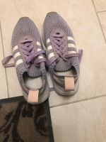 Adidas Turnschuhe violett Hessen - Limeshain Vorschau