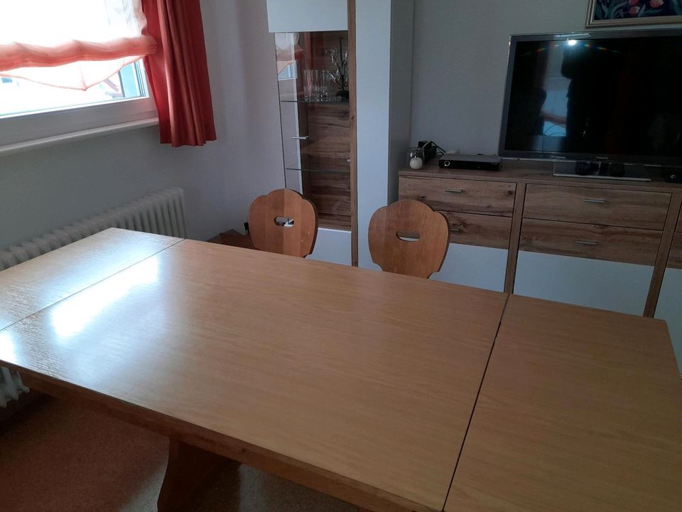 Küchentisch und 3 Stühle in Vogtsburg