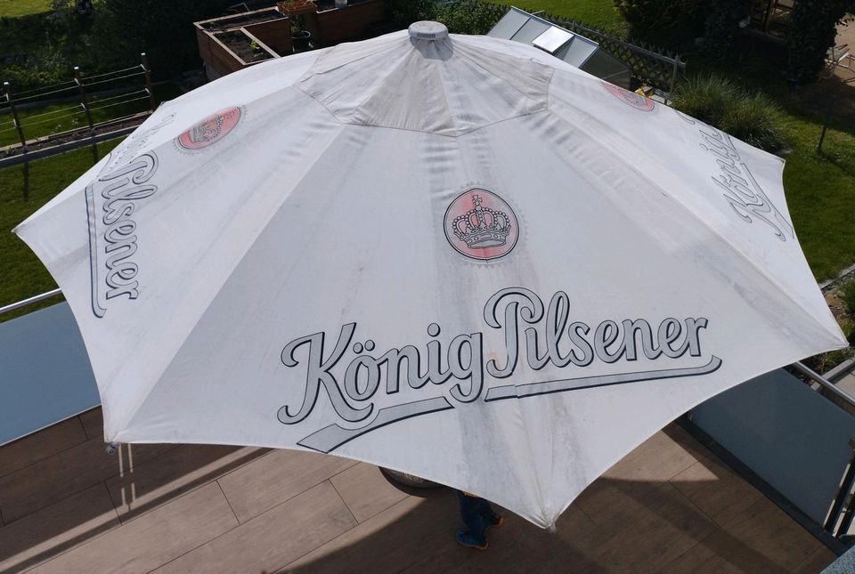 Großer Sonnenschirm - ca. 4m - Biergarten - König Pilsener in Rotenburg