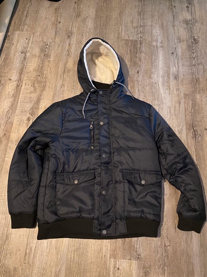 Lonsdale London Jacke Winterjacke Kapuze Größe XL in Lingen (Ems)