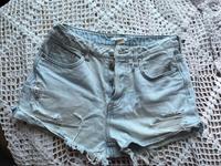 H&M Jeans Shorts hellblau high waist used look Gr. S Frankfurt am Main - Bornheim Vorschau
