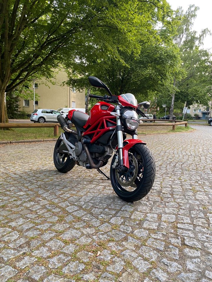 Ducati Monster 696 in Berlin