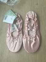 H&M Ballerina Balettschuhe Satin 32/33 Nordrhein-Westfalen - Gelsenkirchen Vorschau