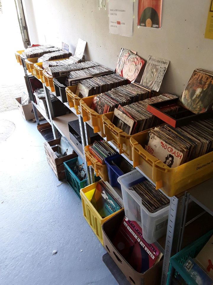 3000 Single Schallplatten, CDs & Artverwandtes   mit Termin in Moers