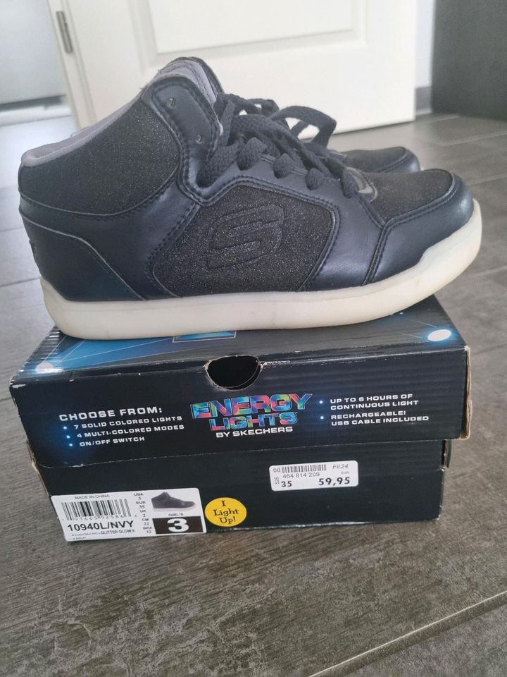 Skechers LED Schuhe dunkelblau Gr. 35 in Rheinland-Pfalz - Siershahn |  Gebrauchte Kinderschuhe Größe 35 kaufen | eBay Kleinanzeigen ist jetzt  Kleinanzeigen