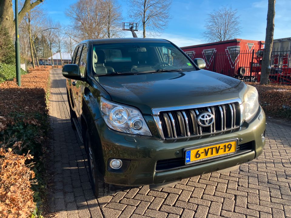 2x toyota landcruiser 150 3.0D4D (18750,- netto) in Straelen