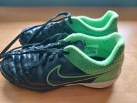 Nike Tiempo Fußballschuhe schwarz-grün Gr. 30 Bayern - Großkarolinenfeld Vorschau