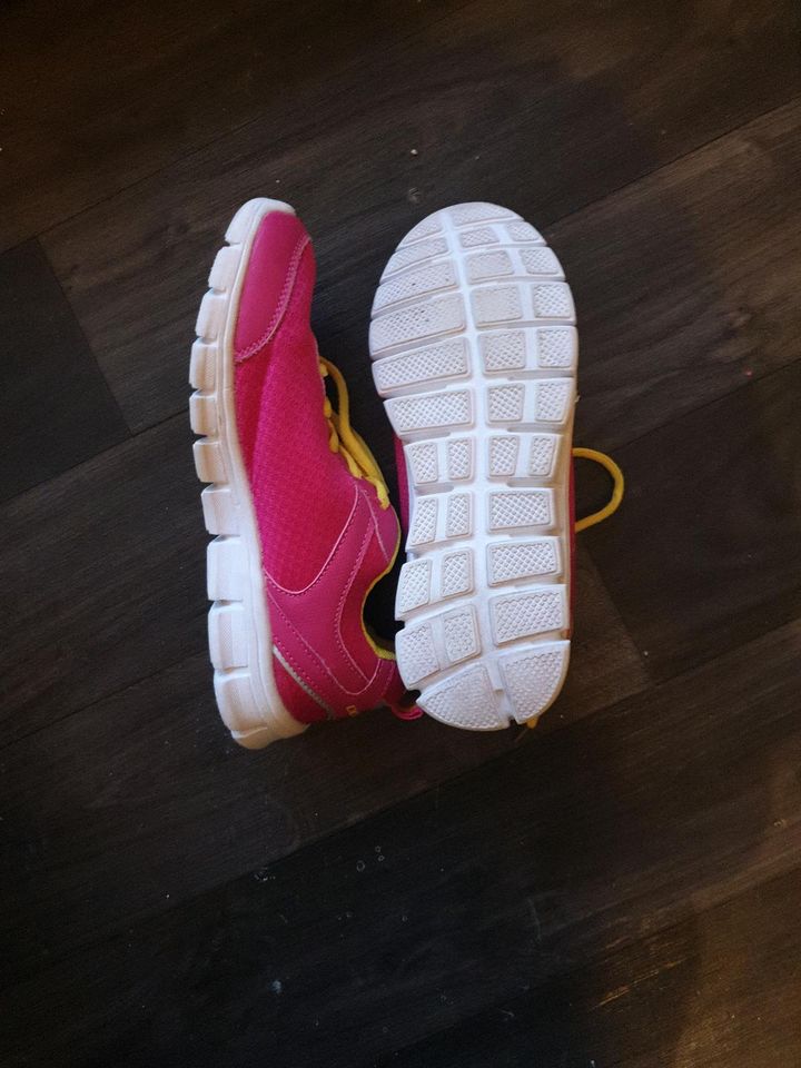 Schuhe (Sneaker/ Laufschuhe/ Sportschuhe), Pink, Größe 39 in Fürstenwalde (Spree)