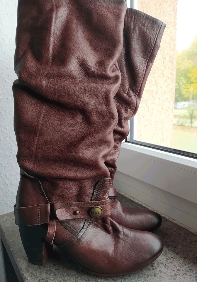 High-Top-Stiefel aus Leder, nur drei Mal getragen! in Hürth