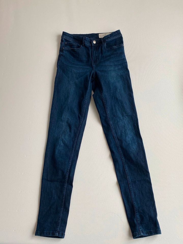 Gr. 36 high waist 5 pocket blue Jeans super skinny fit blau neu in München