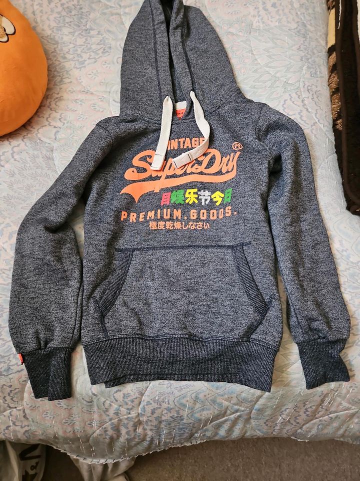 Pullover Superdry Größe M in München