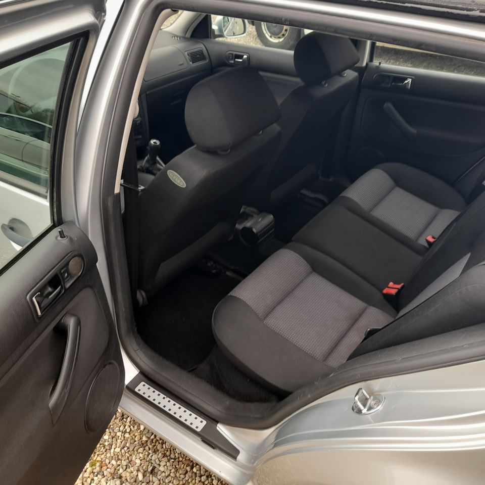 VW Golf 4   1,4L Benzin  Klima Alu  Tüv Neu in Gägelow