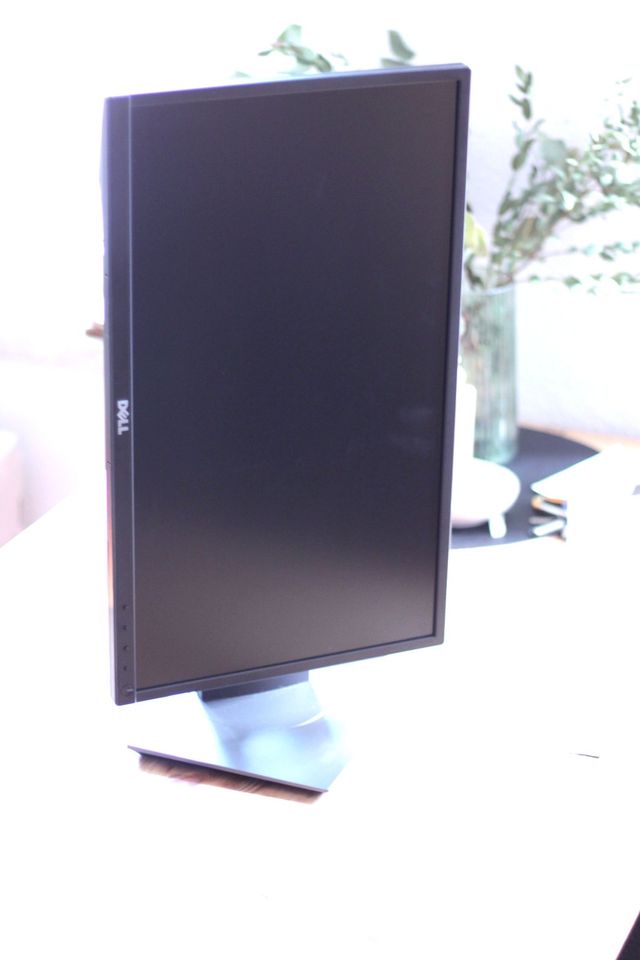 DELL Monitor P2217H - Full HD Display - Top Condition in Berlin