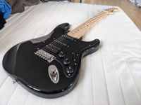 E-Gitarre Fender Squier Strat + Verstärker, Kabel + Gig Bag Baden-Württemberg - Gottmadingen Vorschau