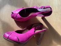 Tamaris Pumps Sandalen Trendfarbe pink 1 x getragen wNEU Gr. 37 Bayern - Neumarkt i.d.OPf. Vorschau