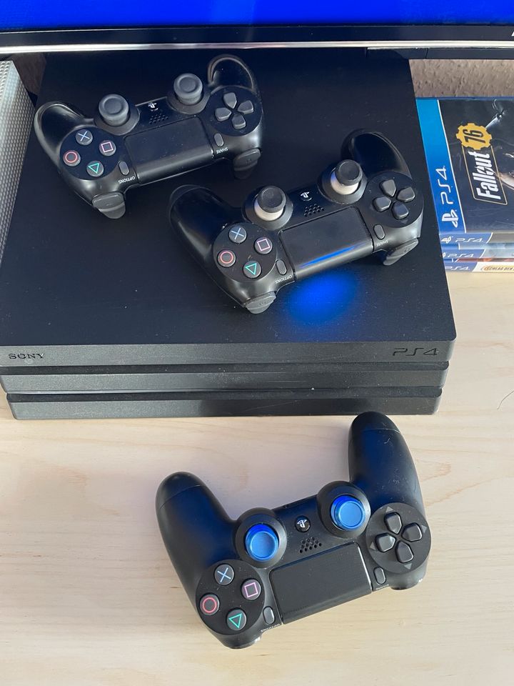 PlayStation 4 Pro 2T in Köln