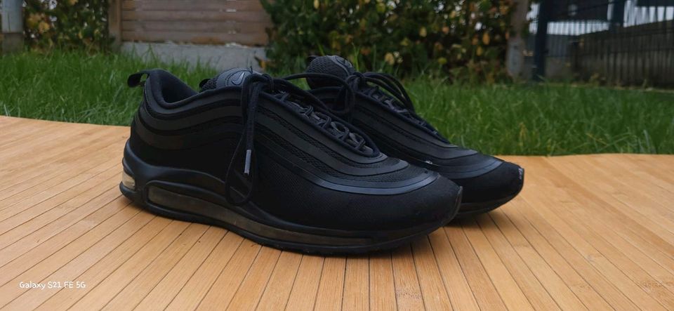 Nike Air Max schwarz in Dettingen unter Teck