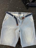 Superdry Damen Shorts mit Gürtel Gr 40 NEUWERTIG Nordrhein-Westfalen - Mönchengladbach Vorschau