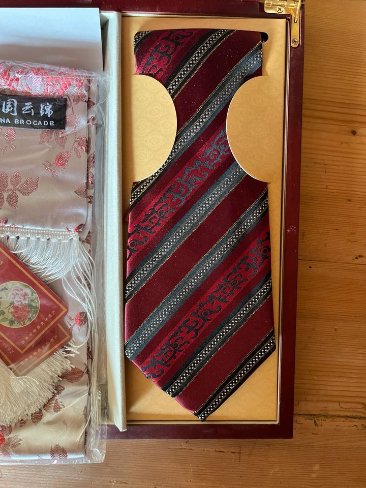 Seidenschal Set mit Krawatte in Pfedelbach
