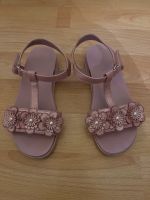 Sandalen mit Blümchen in flieder metallic Größe 30 Stuttgart - Stuttgart-Ost Vorschau