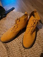 Schöne Schuhe mit Schnürung gelb Schnürboots Stiefelette Boots Sachsen - Hoyerswerda Vorschau