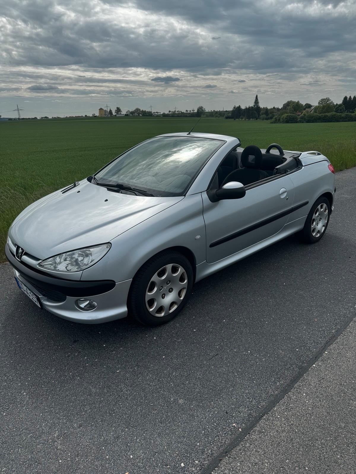 Abbildung des Autos Peugeot 206cc Cabrio TÜV…