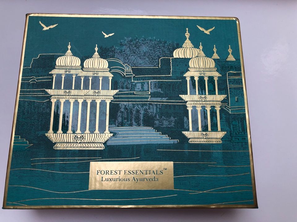 Forest Essentials Geschenkbox, leer, Ayurveda, Indien in Aachen
