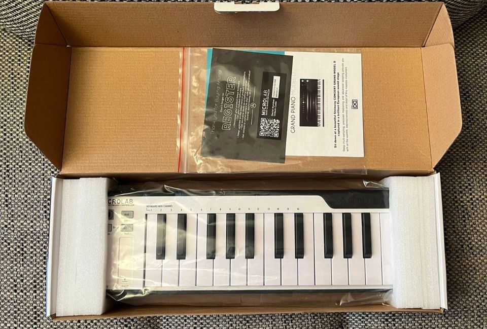 ARTURIA - Microlab Smart Keyboard (Midi) Controller - Schwarz OVP in Neuruppin