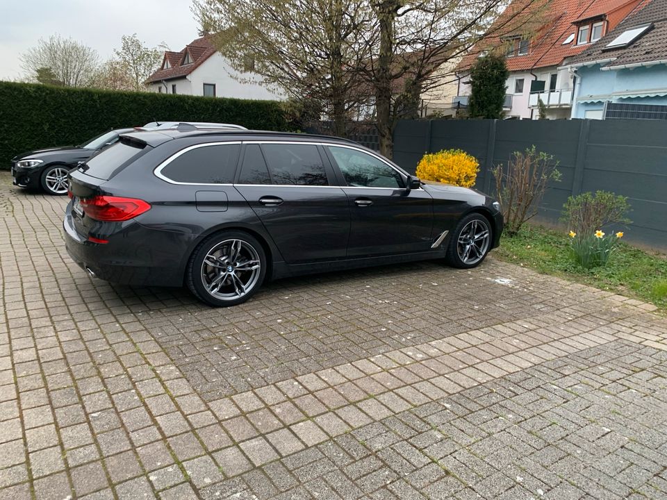 BMW 520d top Leder AHK Pan in Viernheim