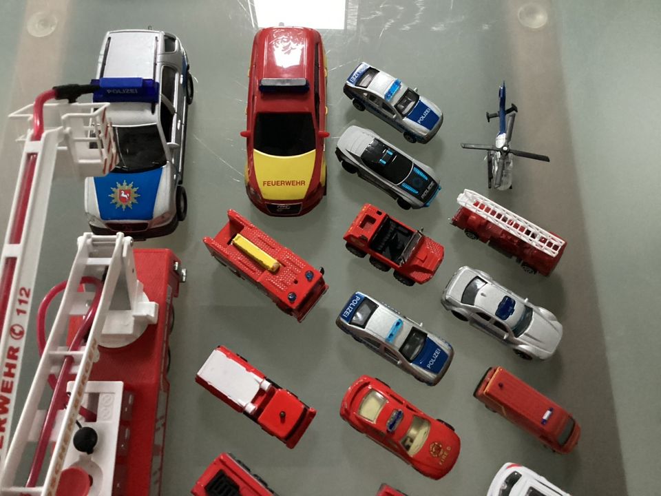 Großes Feuerwehr Polizei Spielzeugauto Set:Majorette,Hot Wheels… in Hünxe