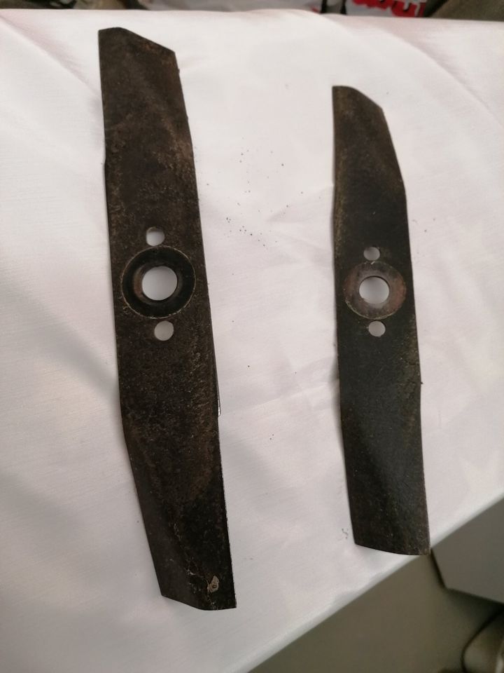 2 Stk. Rasenmäher " Messer " für Black&Decker, GR 410 A in Schwelm