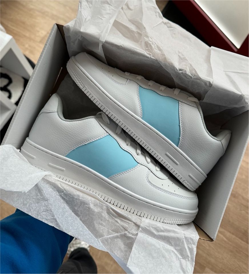 Pastel Blau Sneaker Herrenschuhe 44 NEU in Dülmen